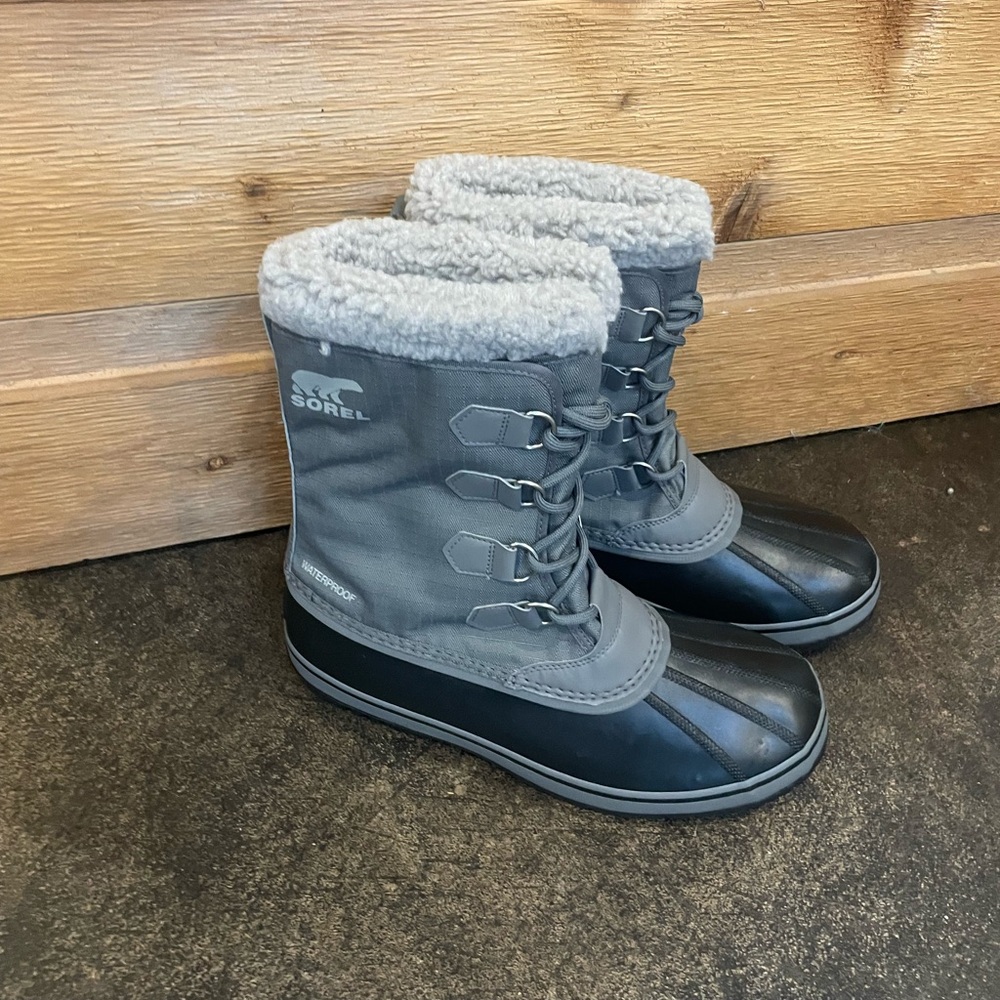 Sorel Mens Waterproof boot NWT